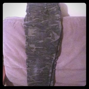 Camo 32/32 Skinny Fit Jeans